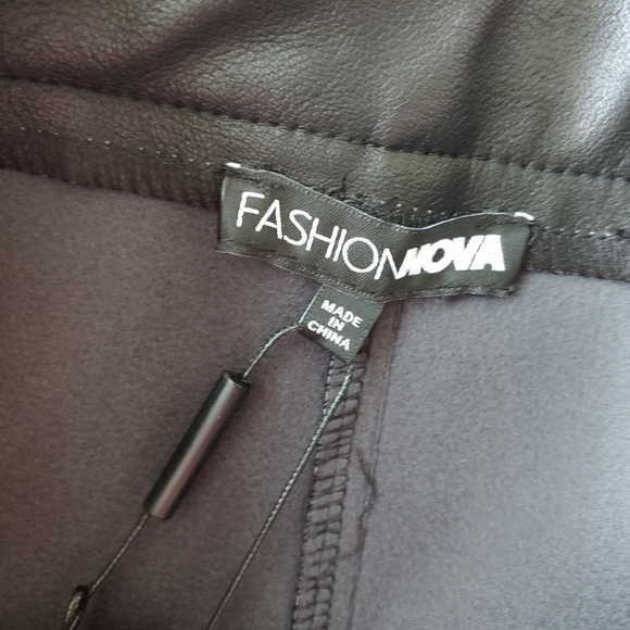 NEW FashionNova Strapless Straight NYC After Dark Mini Dress in Black Size 2x - Picture 4 of 6